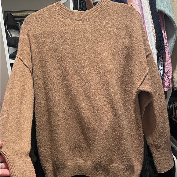 Vince Camuto Soft Sweater in Warm Brown, exposed mid-seam, relaxed fit - Picture 6 of 8